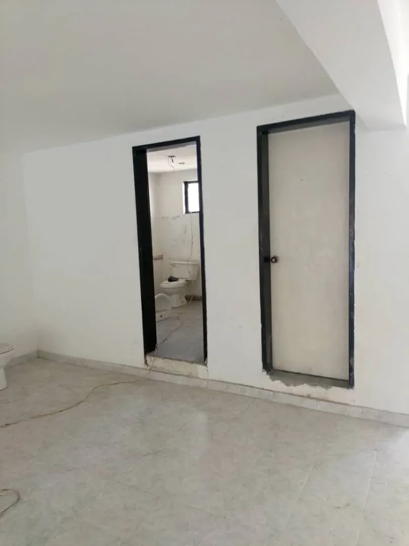 LOCAL EN ALQUILER | NIVEL MEZZANINA | AV. BOLÍVAR NORTE  - 6