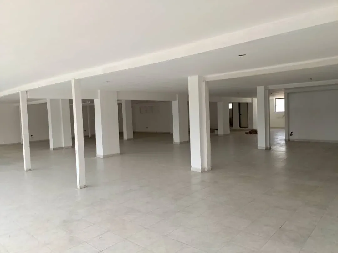 LOCAL EN ALQUILER | NIVEL MEZZANINA | AV. BOLÍVAR NORTE  - 7