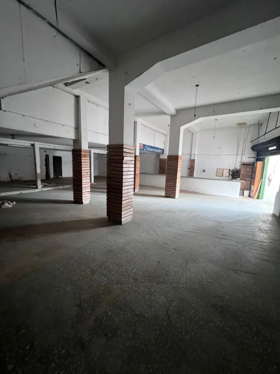 RENTABILIDAD | LOCAL COMERCIAL A PIE DE CALLE EN AV. BOLÍVAR NORTE - 5