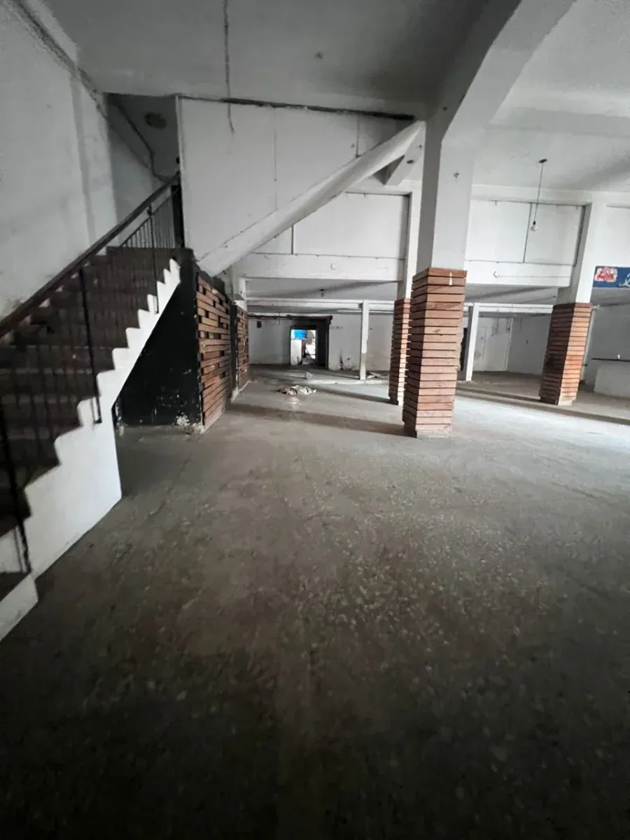 RENTABILIDAD | LOCAL COMERCIAL A PIE DE CALLE EN AV. BOLÍVAR NORTE - 8