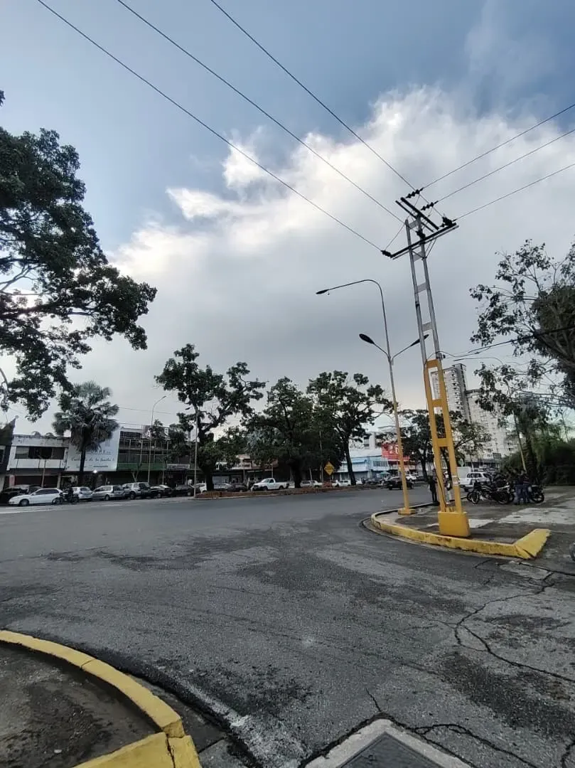 TERRENO COMERCIAL EN VENTA Av. Bolívar Norte (Sector Las Acacias), Valencia, Edo. Carabobo - 3