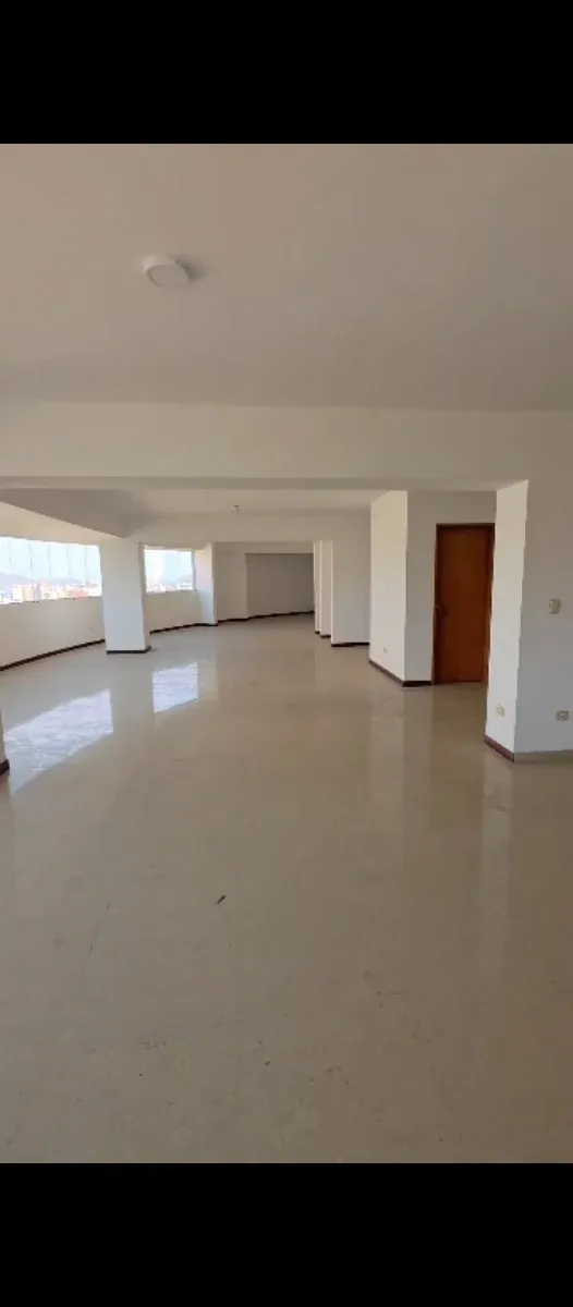 PENTHOUSE DUPLEX EN VENTA Urb. El Parral, Res. Chelsea Court - 2