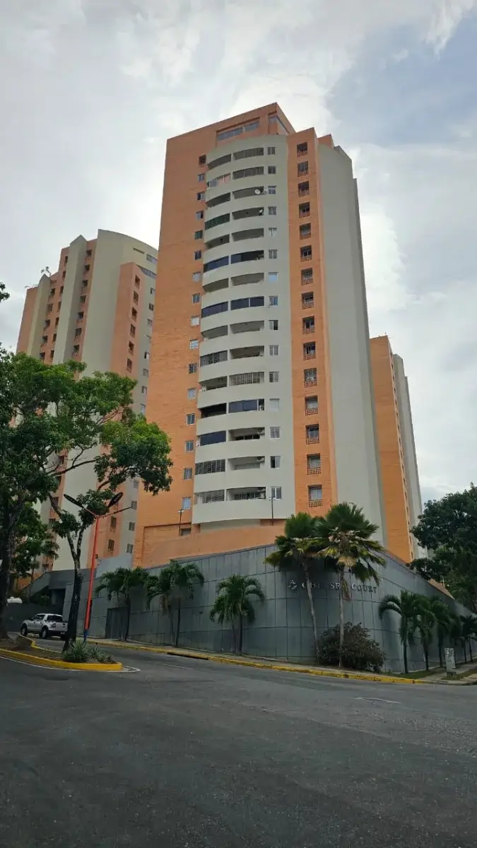 APARTAMENTO SIN AMOBLAR EN ALQUILER ⚜️ ​Urb. El Parral, Res. Chelsea Court Valencia Edo Carabobo 