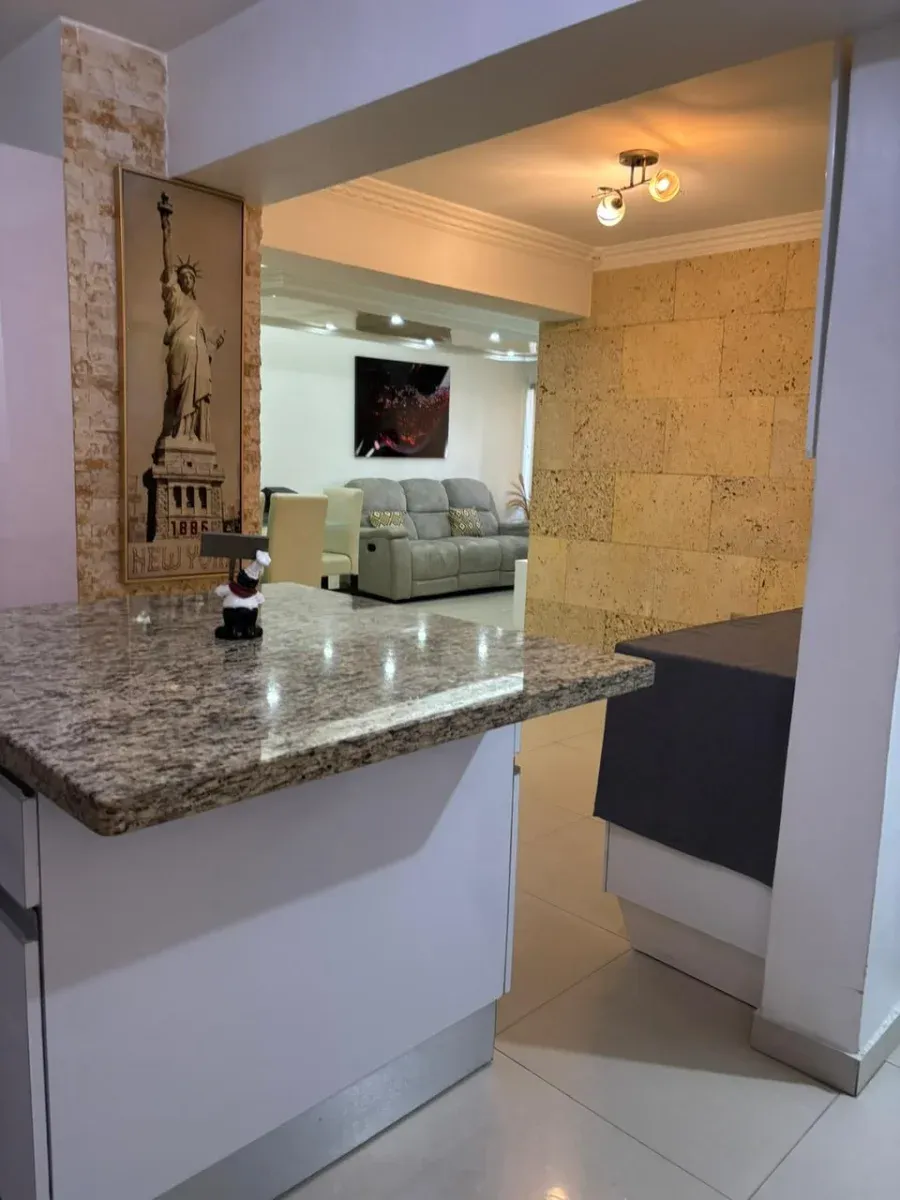 APARTAMENTO AMOBLADO EN ALQUILER / VENTA Urb. Valles de Camoruco .Residencias El Nogal - 4