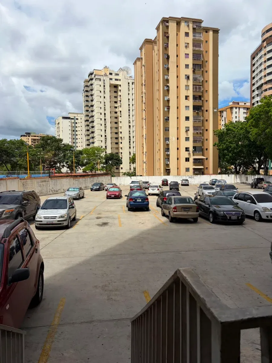 APARTAMENTO EN ALQUILER ACTUALIZADO | VALLES DE CAMORUCO RES. PARAÍSO I.PISO BAJO .AMUEBLADO  - 11