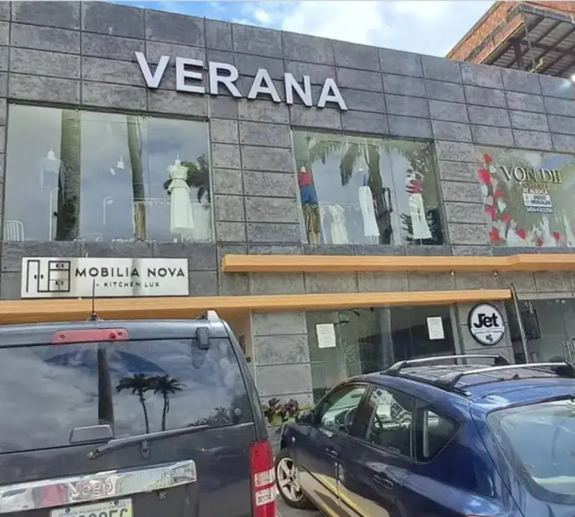 EN ALQUILER: LOCAL COMERCIAL PIE DE CALLE .LO NUEVO EN  EL VIÑEDO