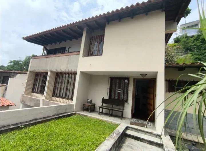 En venta  hermosa casa ubicada en cafetal caracas  - 4