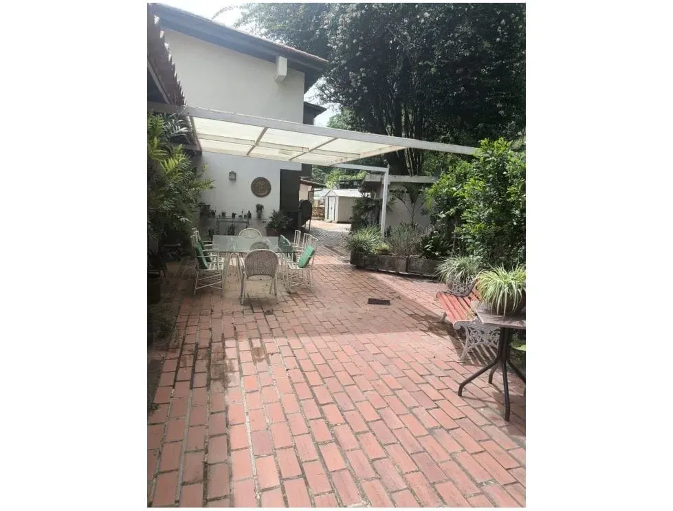 En venta  hermosa casa ubicada en cafetal caracas  - 12