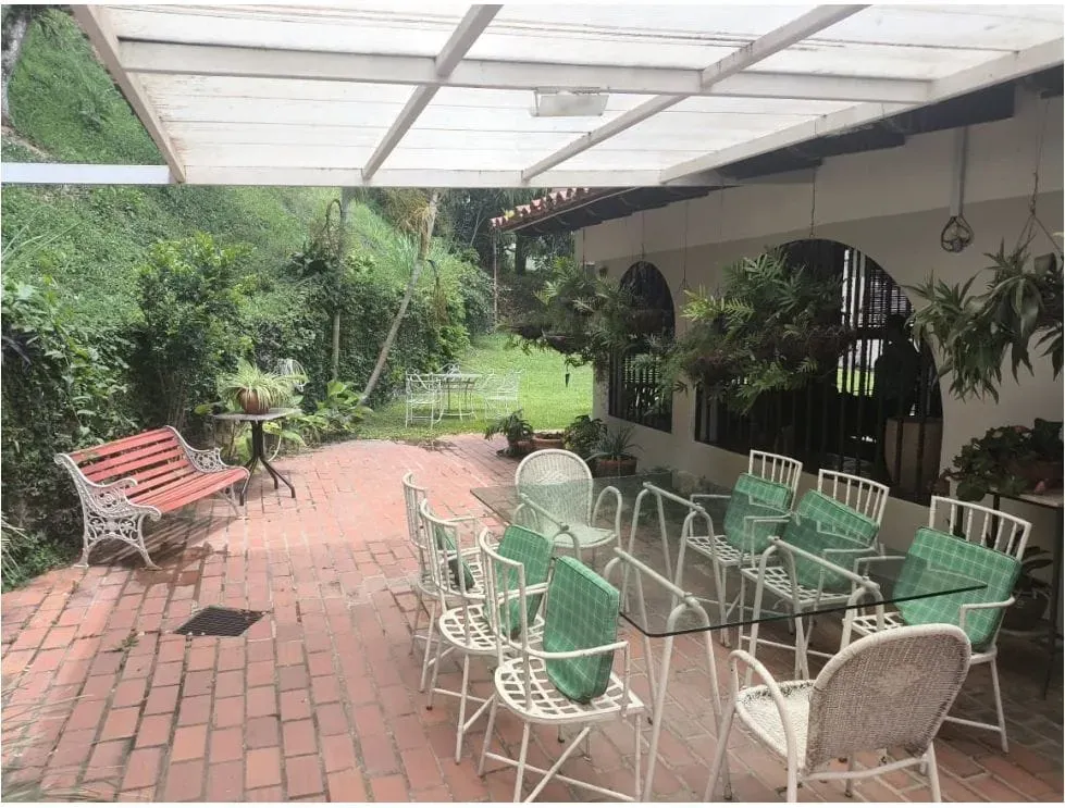 En venta  hermosa casa ubicada en cafetal caracas  - 14