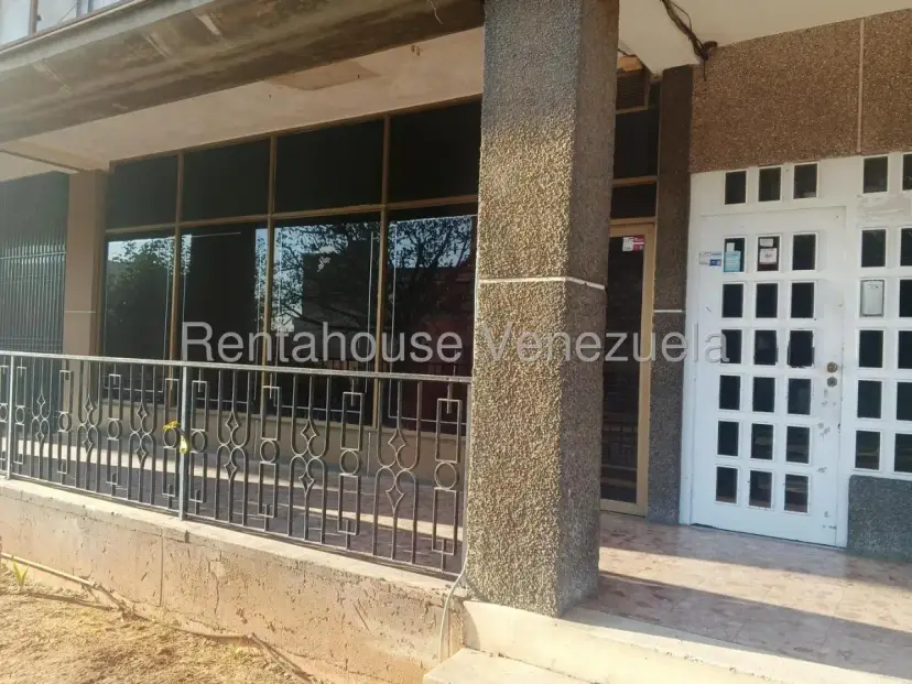 LOCAL COMERCIAL EN VENTA EN SECTOR SANTA RITA