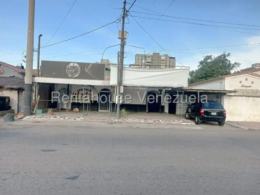 LOCAL COMERCIAL EN VENTA EN SECTOR TIERRA NEGRA 