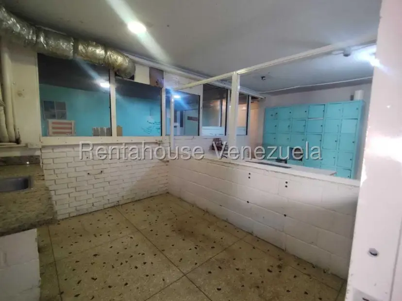 PROPIEDAD PARA USO COMERCIAL EN ALQUILER EN TIERRA NEGRA 