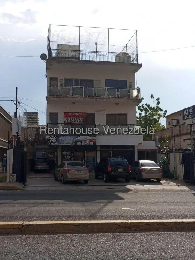 EDIFICIO CON LOCALES COMERCIALES EN VENTA EN LAS DELICIAS 
