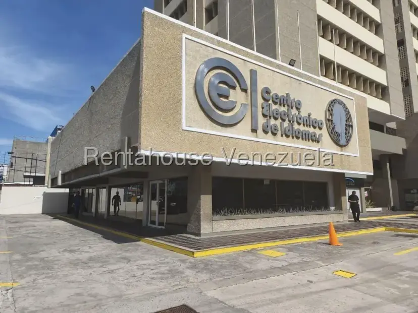 LOCAL COMERCIAL EN ALQUILER EN AVENIDA DOCTOR PORTILLO