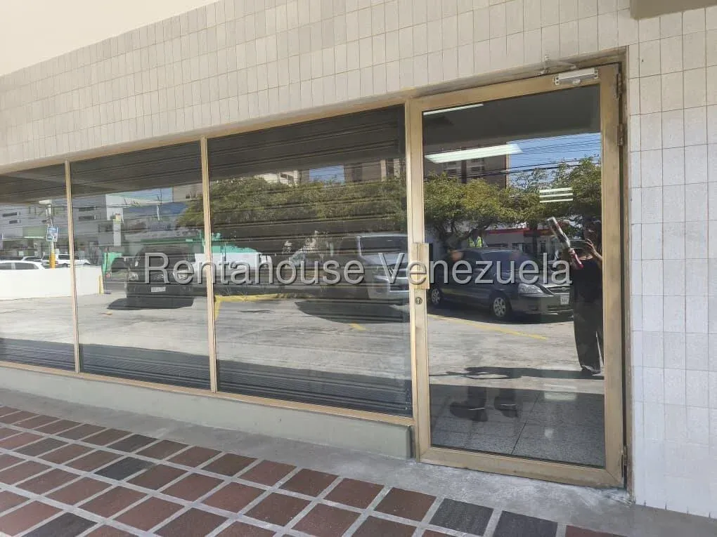 LOCAL COMERCIAL EN ALQUILER EN AVENIDA DOCTOR PORTILLO - 2