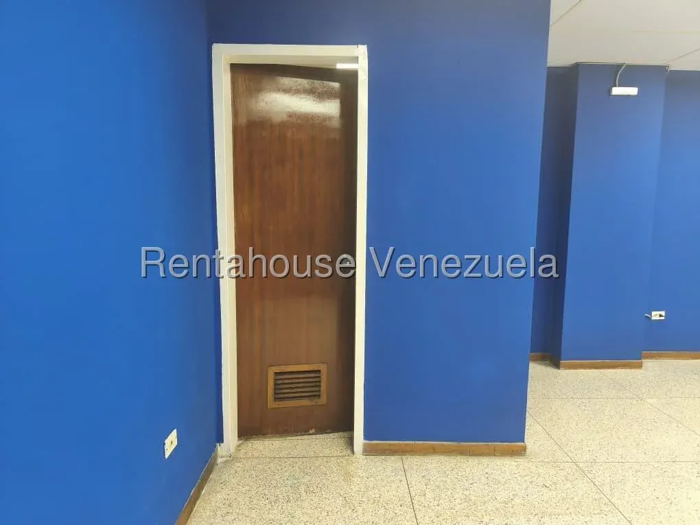 LOCAL COMERCIAL EN ALQUILER EN AVENIDA DOCTOR PORTILLO - 7