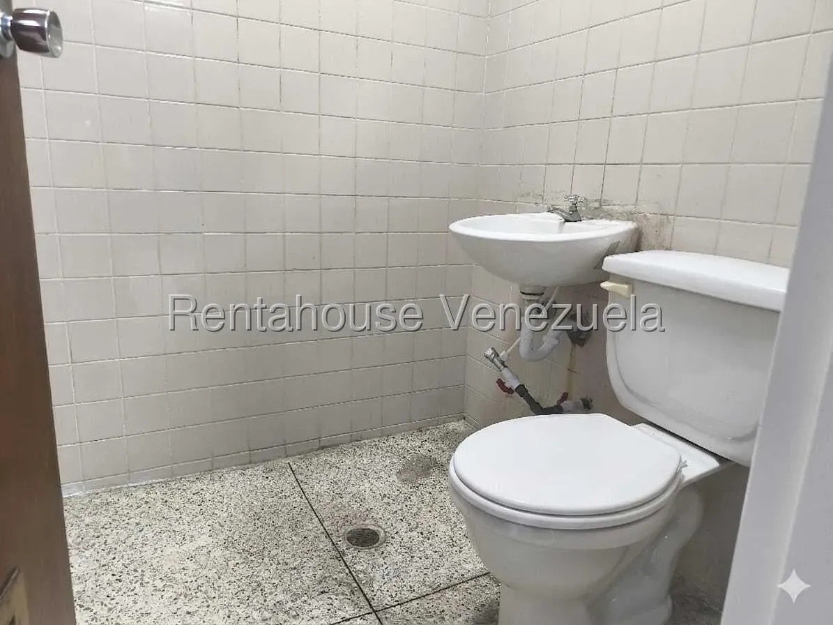 LOCAL COMERCIAL EN ALQUILER EN AVENIDA DOCTOR PORTILLO - 8