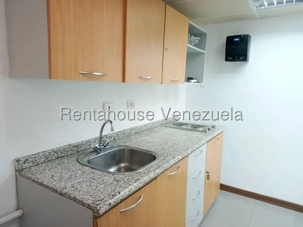 OFICINA EN EL PENT HOUSE EN ALQUILER EN AVENIDA 5 DE JULIO - 6