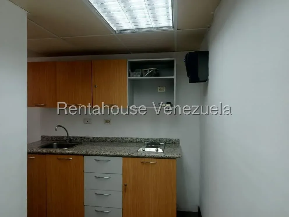 OFICINA EN EL PENT HOUSE EN ALQUILER EN AVENIDA 5 DE JULIO - 10