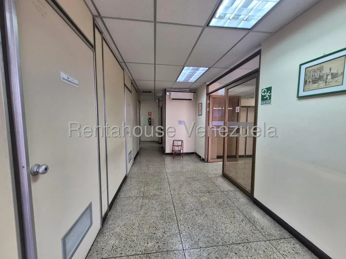LOCAL COMERCIAL EN ALQUILER EN AVENIDA FALCON  - 4