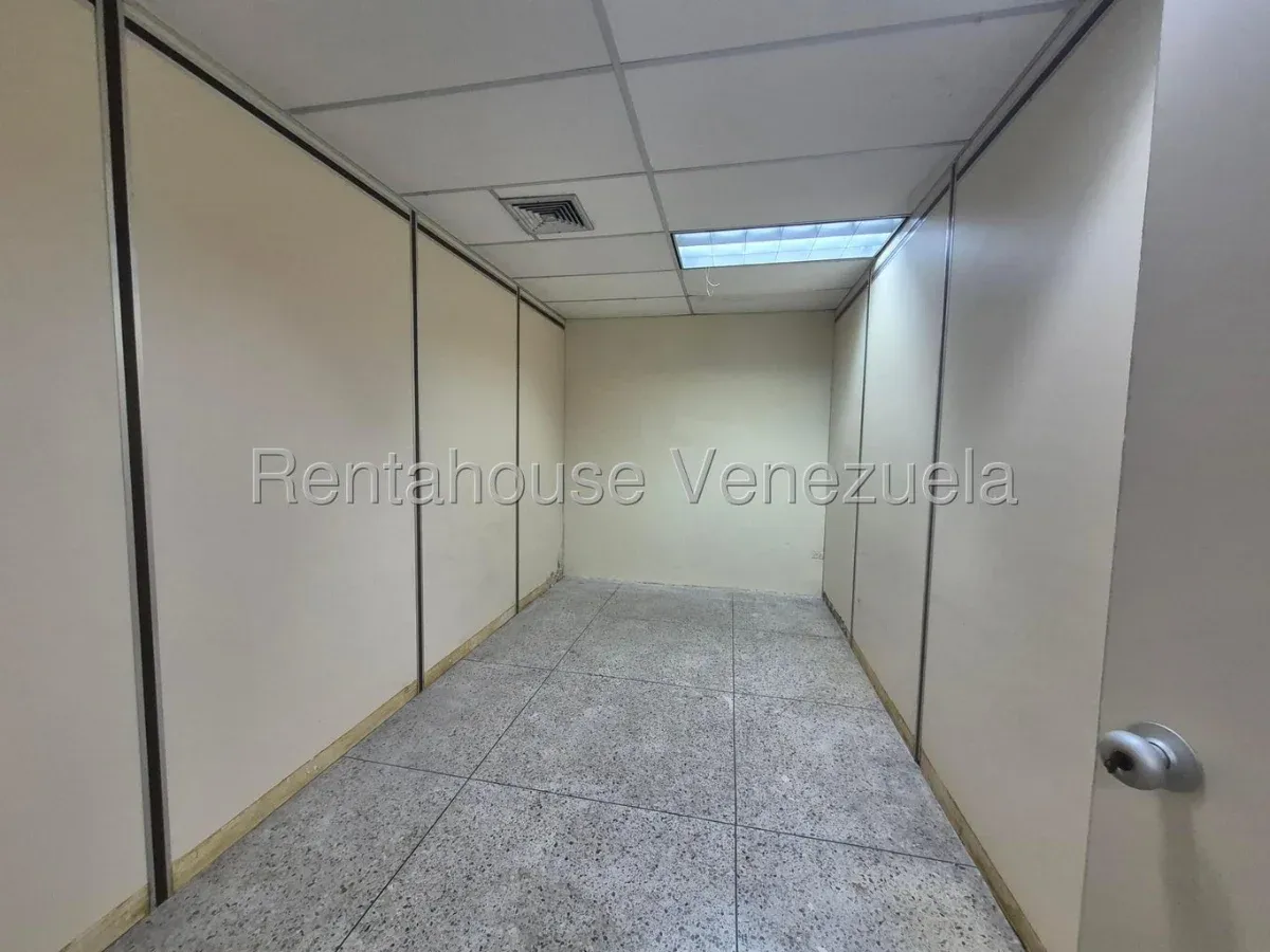 LOCAL COMERCIAL EN ALQUILER EN AVENIDA FALCON  - 9