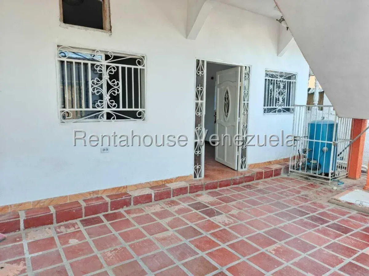 CASA EN ALQUILER EN SIERRA MAESTRA  - 3