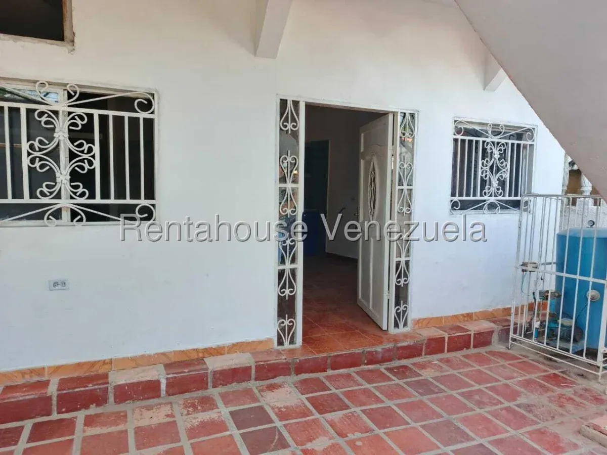 CASA EN ALQUILER EN SIERRA MAESTRA  - 4