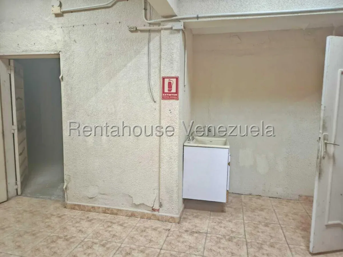 LOCAL COMERCIAL EN ALQUILER EN CALLE 72  - 8