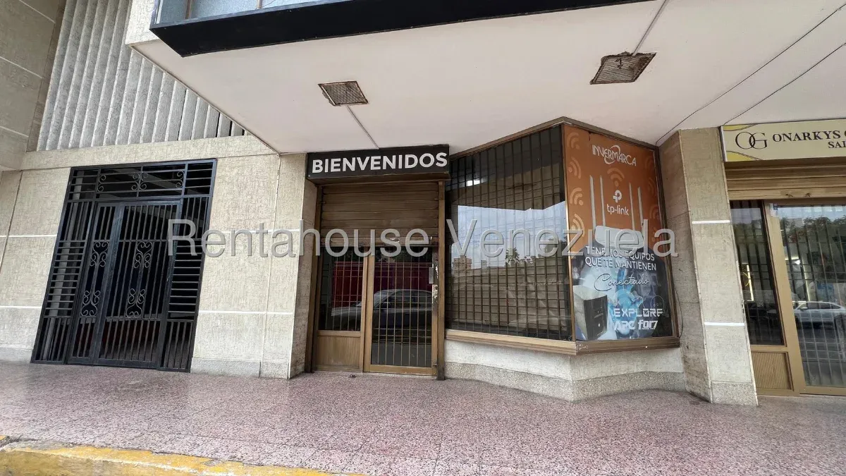 LOCAL COMERCIAL EN ALQUILER EN AVENIDA BELLA VISTA - 2