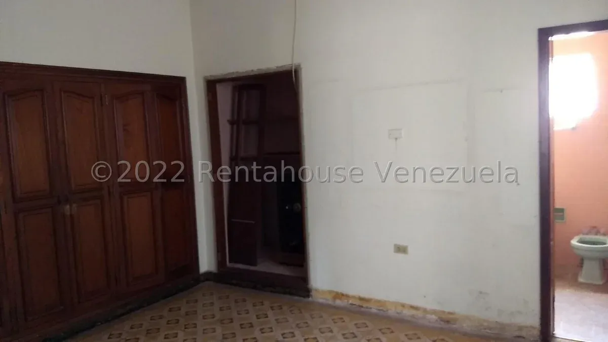 CASA EN VENTA EN AVENIDA BARALT - 8