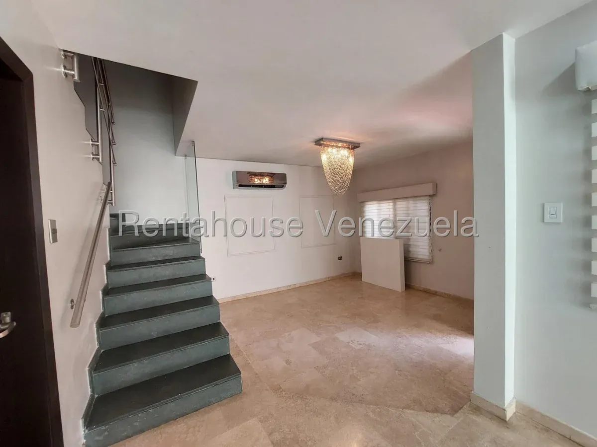TOWNHOUSE EN ALQUILER EN CANTACLARO - 4