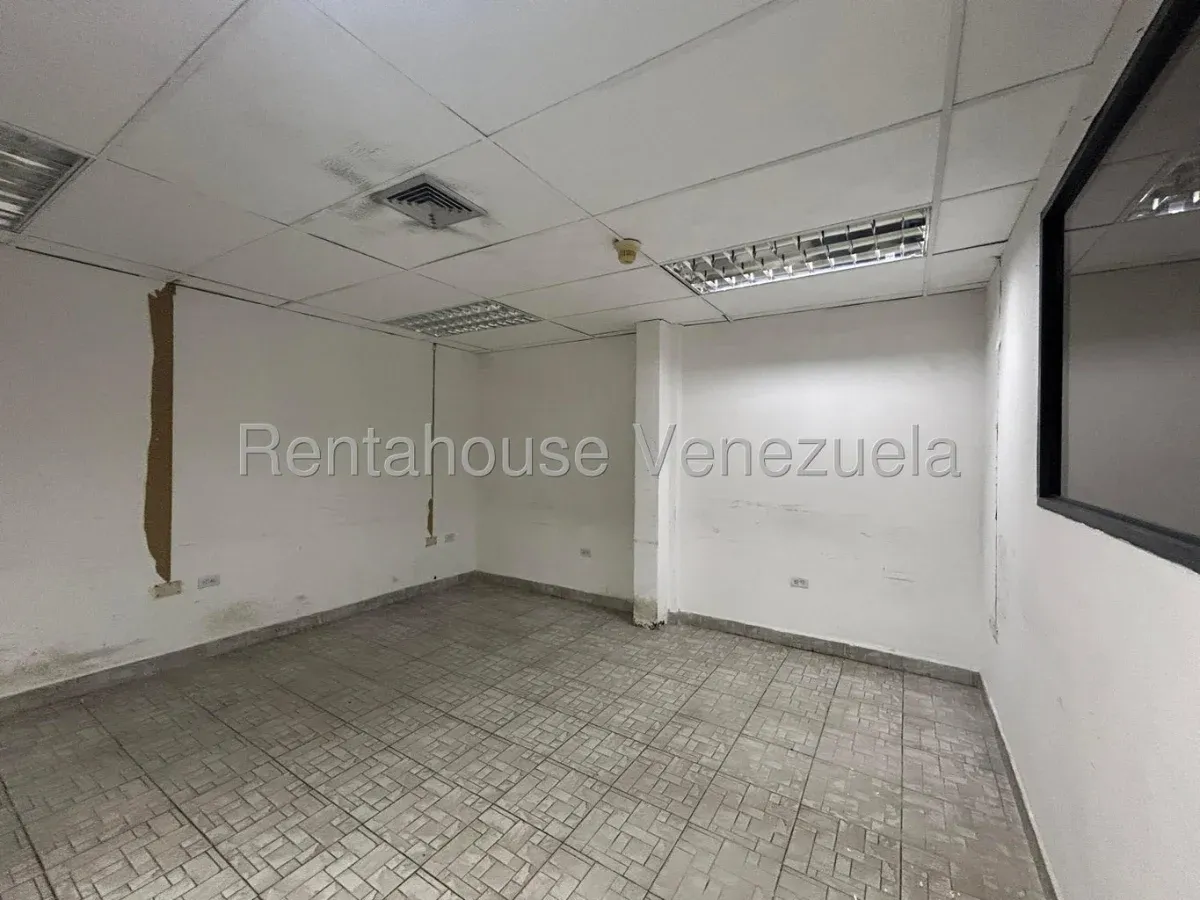 LOCAL COMERCIAL EN ALQUILER EN SECTOR PARAISO  - 6