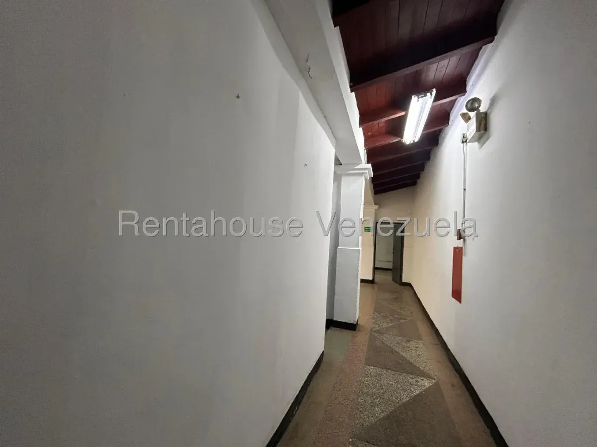 LOCAL COMERCIAL EN ALQUILER EN SECTOR PARAISO  - 8