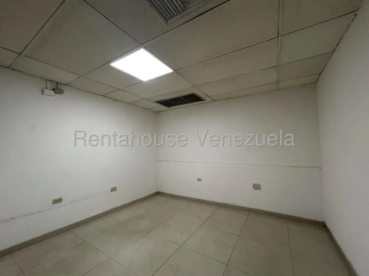LOCAL COMERCIAL EN ALQUILER EN SECTOR PARAISO  - 10
