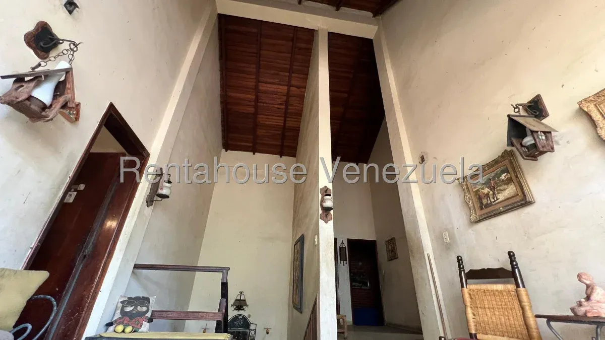 CASA EN VENTA EN URBANIZACIÓN CANAIMA - 9
