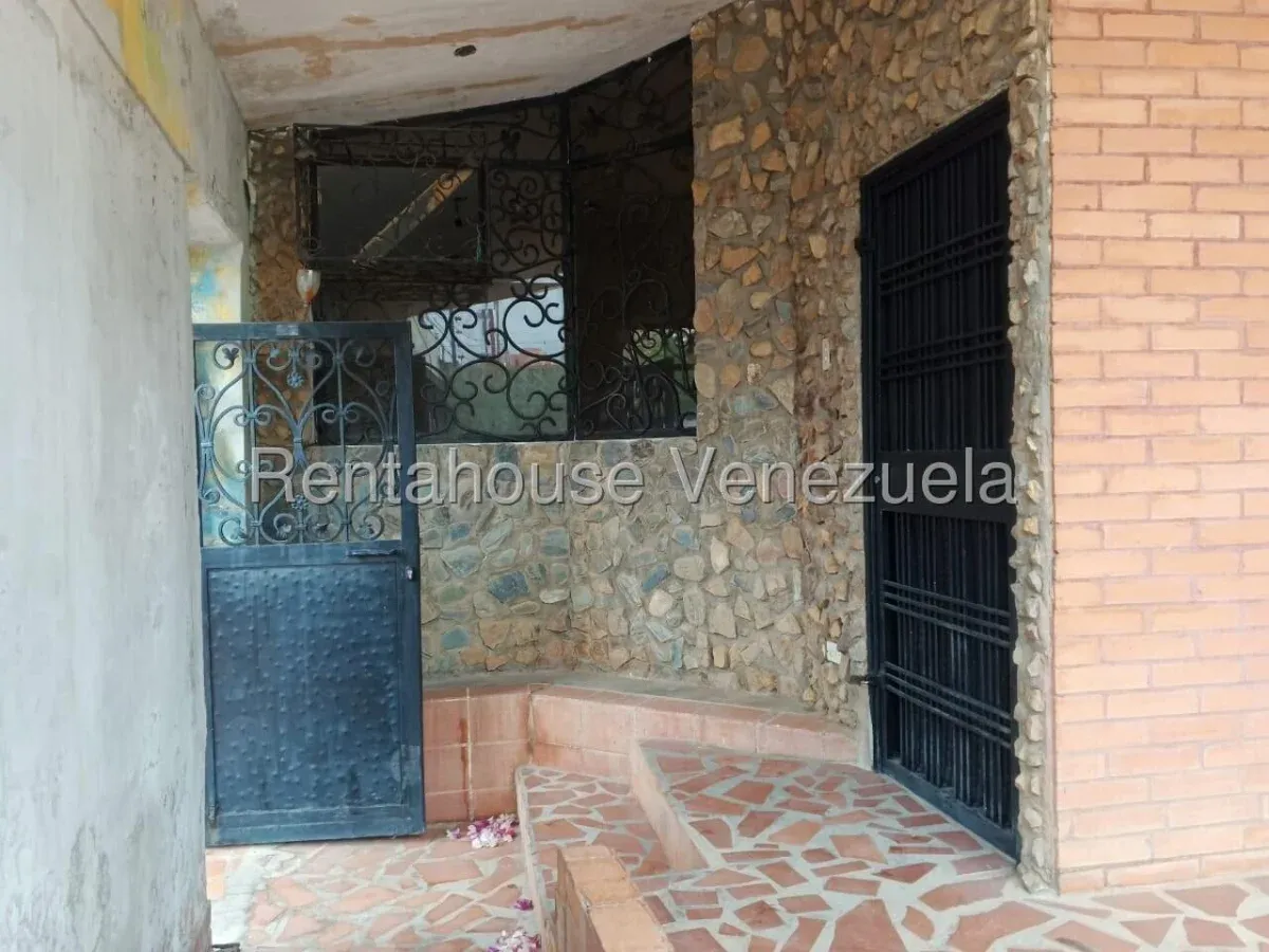 CASA EN VENTA EN SECTOR ZAPARA - 3