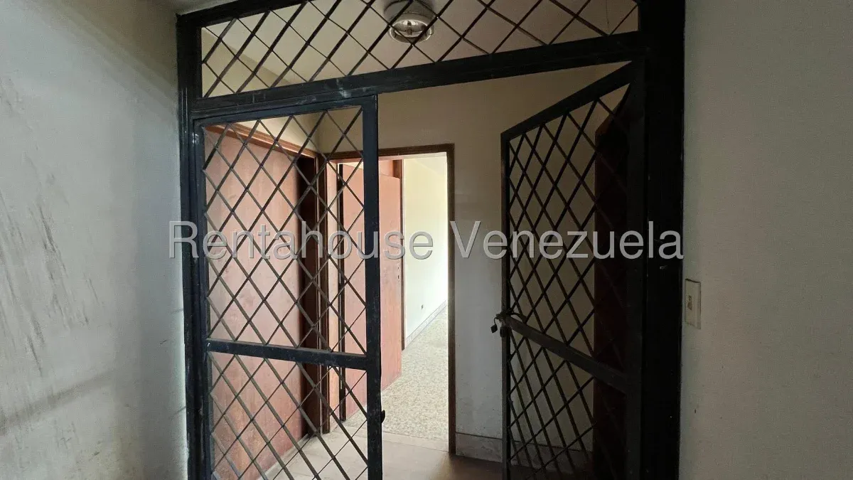 EDIFICIO EN VENTA EN AVENIDA LA LIMPIA  - 7