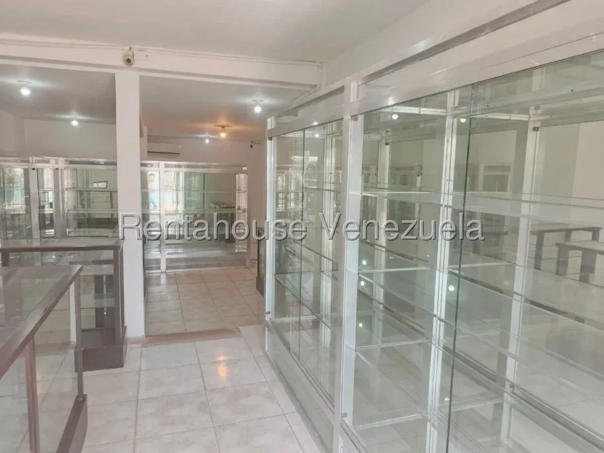 LOCAL COMERCIAL EN ALQUILER EN AVENIDA DR. PORTILLO  - 7