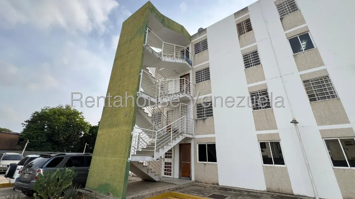 APARTAMENTO EN VENTA EN AVENIDA LA LIMPIA  - 2