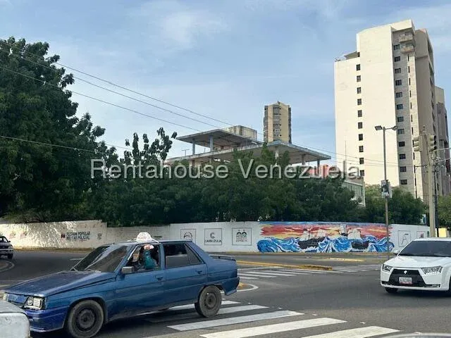 TERRENO EN VENTA EN AVENIDA EL MILAGRO  - 2