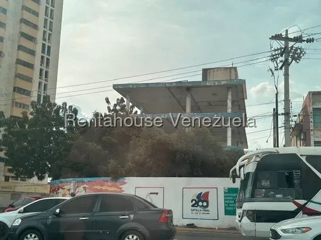 TERRENO EN VENTA EN AVENIDA EL MILAGRO  - 6