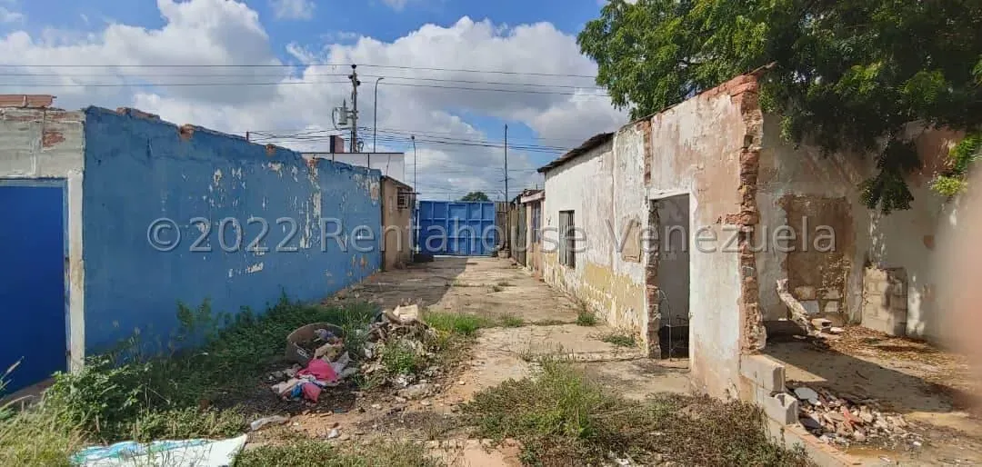 TERRENO EN VENTA EN AVENIDA LA LIMPIA  - 7