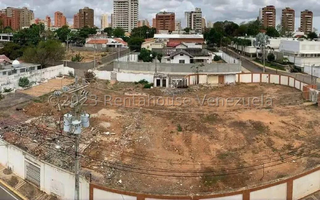 TERRENO EN VENTA EN URBANIZACIÓN CREOLE - 4