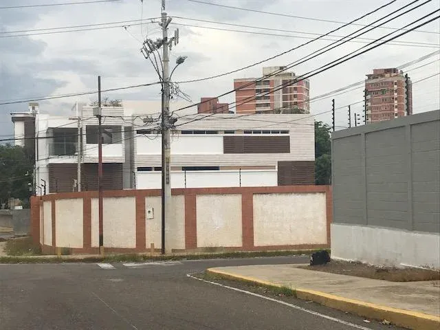 TERRENO EN VENTA EN URBANIZACIÓN CREOLE - 10
