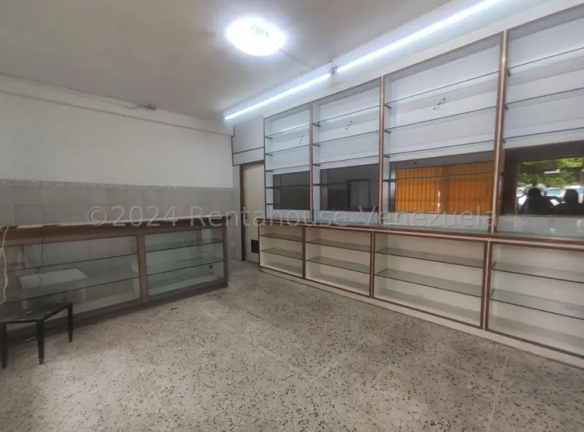 LOCAL COMERCIAL EN VENTA EN AVENIDA PADILLA 