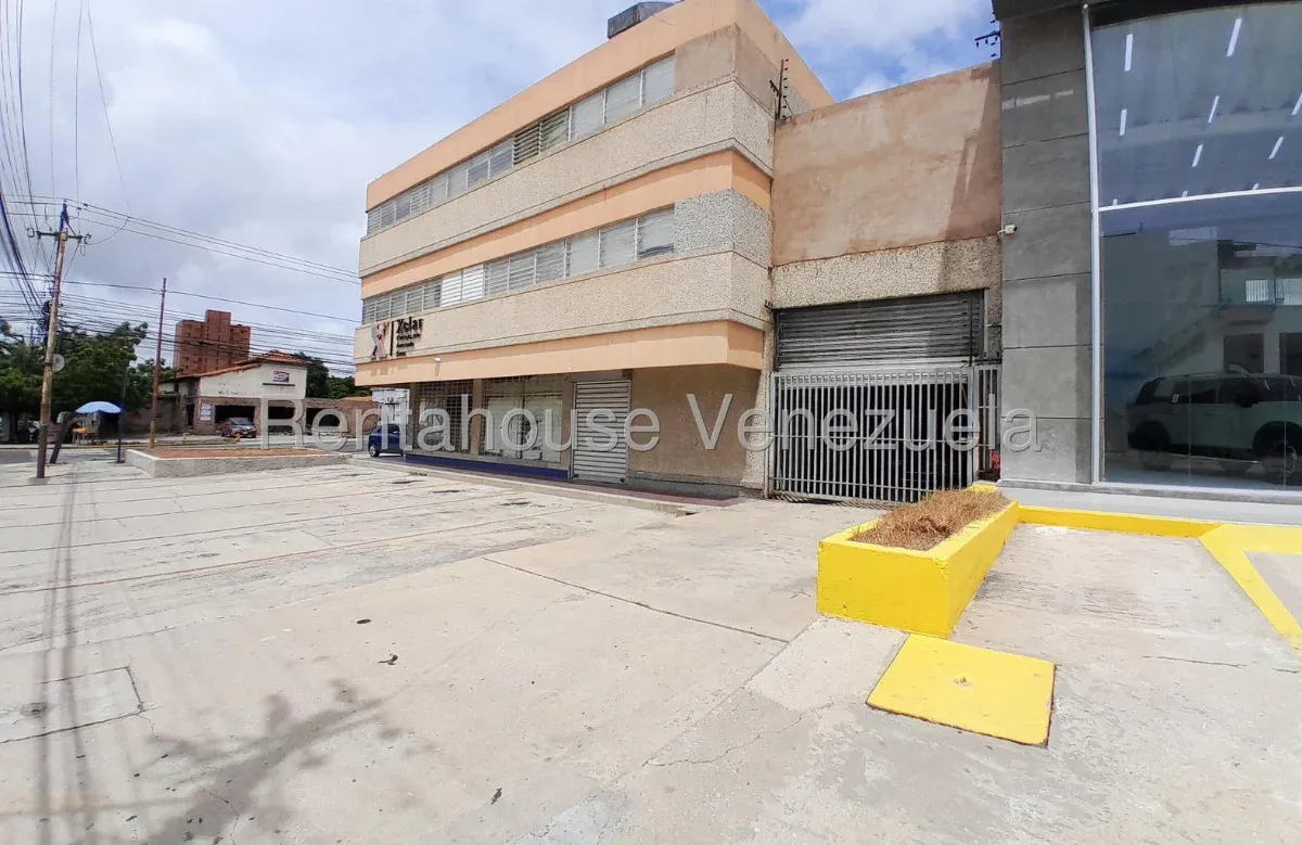 LOCAL COMERCIAL EN ALQUILER EN DR PORTILLO  - 2