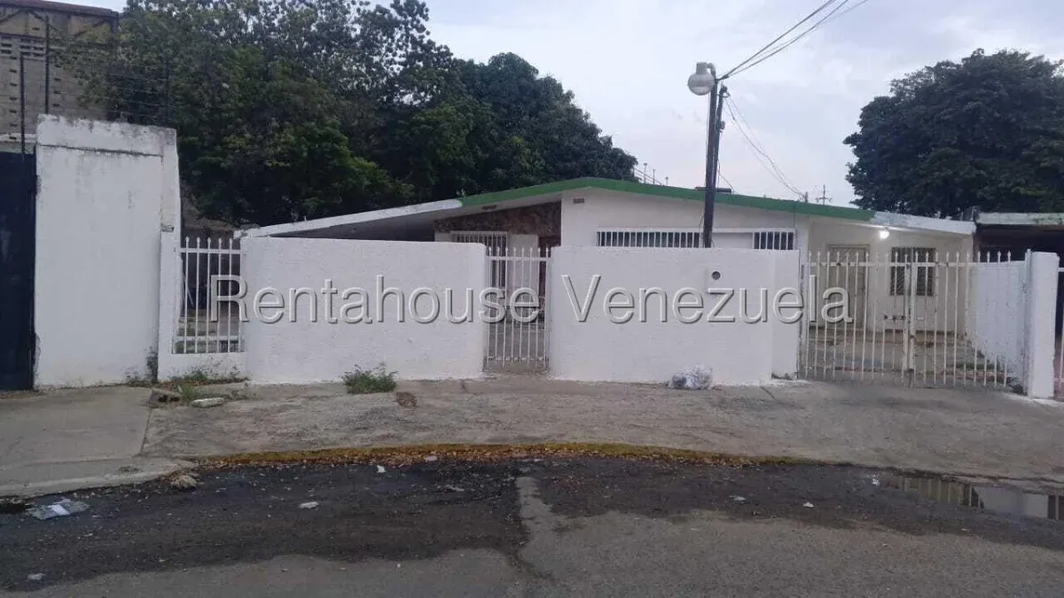 CASA EN VENTA EN LA COROMOTO - 3