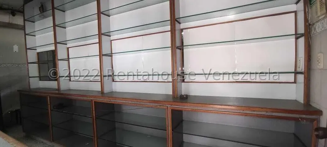 LOCAL COMERCIAL EN VENTA EN AVENIDA PADILLA  - 5