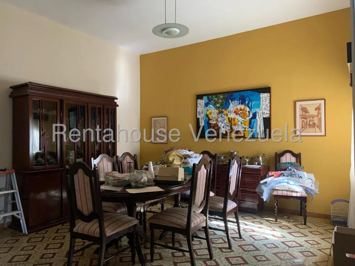 CASA EN VENTA EN CECILIO ACOSTA  - 2