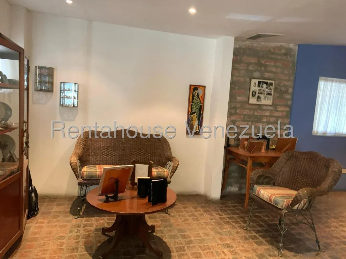 CASA EN VENTA EN CECILIO ACOSTA  - 4